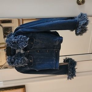 MOSCHINO cropped Jean jacket, quilted lining with fringed collar n cuffs Size 8